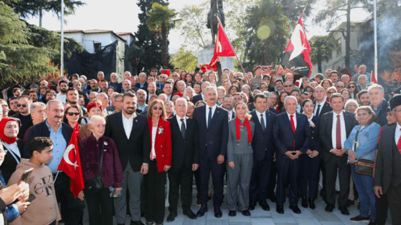 CHP'den coşkulu anma