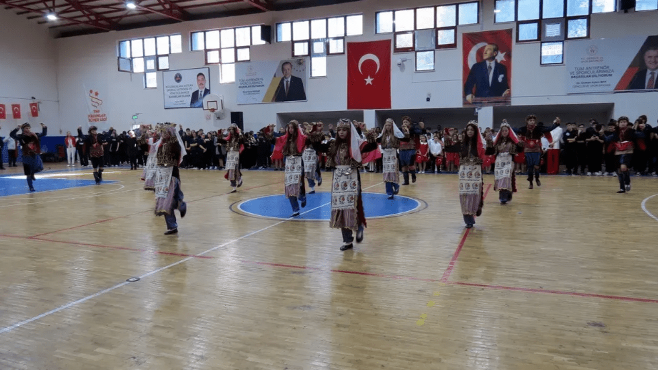 Mudanya’da 29 Ekim renkli gösterilerle kutlandı