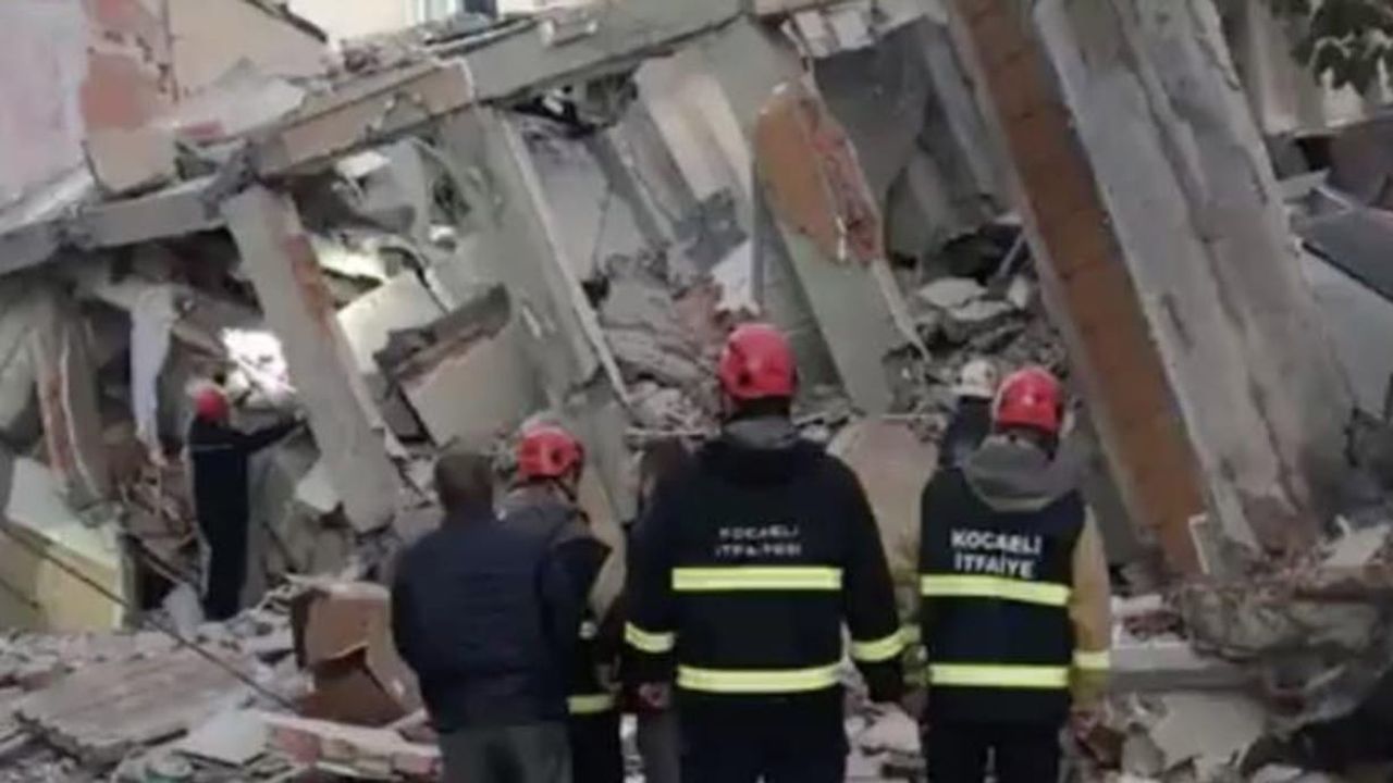 Gebze’de 7 katlı bina çöktü!