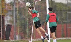 Bursaspor son antrenmanını Gençlerbirliği İlhan Cavcav Tesisleri’nde yaptı