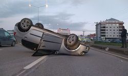 Bursa'da aracıyla takla atan kadın sürücü yaralandı