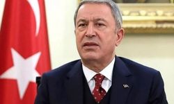 Bakan Akar'dan sert mesaj: Bayrağımıza ve kutsal kitabımıza yönelik saldırı barbarlık örneğidir!