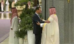 Suriye Arap Birliği’ne 12 yıl sonra geri dönmüştü: Esad Prens Selman’la bir arada