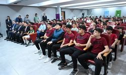 Bursa Büyükşehir Belediye Başkanı Aktaş'tan gençlere: Yüksek işler yapmamız lazım