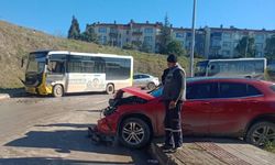 Bursa'da korkunç kaza! Kafa kafaya çarpıştılar