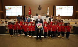 Minikler bayram coşkusunu Başkan Özdemir ile paylaştı
