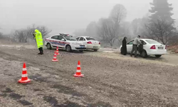 Bursa'da kar yağışı sürücüleri zorladı