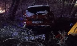 Yoğun kar nedeniyle şarampole uçtu: Çok sayıda yaralı!