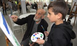 Minikler, huzurevi sakinleriyle resim yaptı
