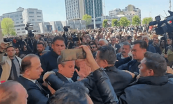 Özgür Özel'e yumruklu saldırı!