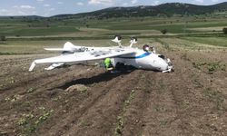 Bilecik’te düşen uçak, vinç yardımıyla kaldırıldı