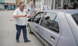 Bursalı esnaftan şaşırtan çay servisi
