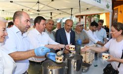 Osmangazi'de vatandaşa aşure ikramı