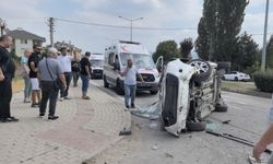 Takla attı, karşı şeride uçtu!