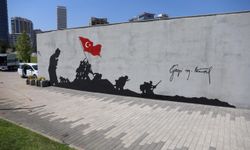 Zafer ruhu duvarlara yansıdı