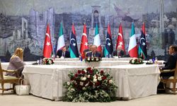 Dolmabahçe'de üçlü zirve
