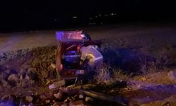 Damadının aracını çaldı, tarlaya uçtu