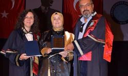 50 yaşında üniversiteyi kazandı, zirvede bitirdi