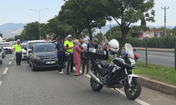 Bursa'da 3 otomobil birbirine girdi!