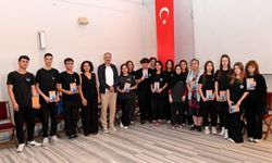 Osmangazi Belediyesi okutarak öğretiyor