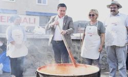 Osmangazi'den vatandaşlara salça desteği