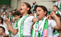 Başkanı Aydın çocukları Bursaspor maçına götürdü