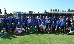 Karacabey’de futbolun efsaneleri sahaya çıktı