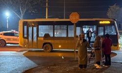 Özel halk otobüsü yayaya çarptı!