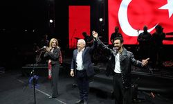 'Cumhuriyet' coşkusu Buray'la taçlandı