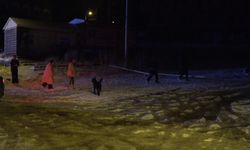Bursa'da kar yağışı haberini alan Uludağ'a çıktı