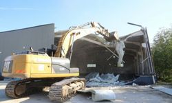 İmara aykırı iki işyeri yıkıldı!