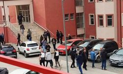 Üniversitede rehine krizi! Giriş çıkışlar kapatıldı