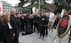 CHP Bursa, Ulu Önder Atatürk'ü törenle andı