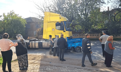 TIR, elektrikli bisiklete çarptı!