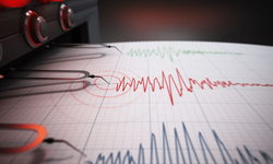 Sındırgı'da peş peşe artçı depremler