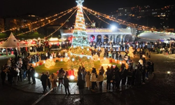 'Bursa Yeni Yıl Meydanı'nda yeni yıl coşkusu sürüyor