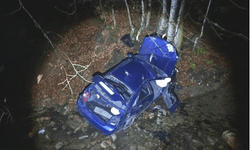 Uçuruma yuvarlanan araçta can pazarı