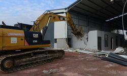Bursa'da 2 kaçak yapı yıkıldı!