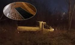 Demir bariyerler araçların üzerine düştü!