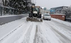 Bursa’da kar yağışına karşı kesintisiz mesai