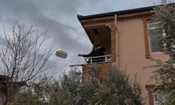 Bursa’da şiddetli lodos iki evi yakıyordu!