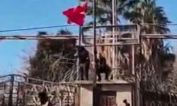 Bayrak provokasyonuna tepkiler çığ gibi!