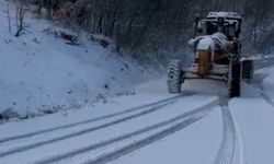 Karla kaplı yollar Büyükşehir’le açılıyor