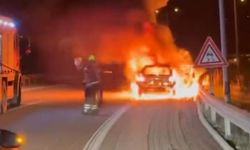 Otomobil alev topuna döndü