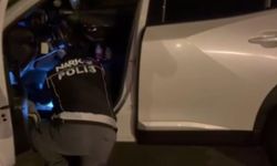 Şüpheli araçlardan zehir ve mühimmat çıktı