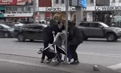 Rüzgar, bebek arabasını devirdi!