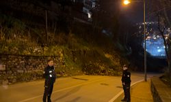 Bursa'da heyelan, yol kapandı