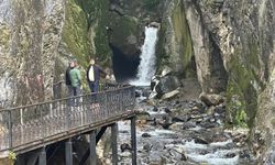 Saitabat Şelalesi yağışlarla coştu