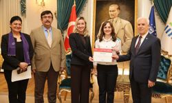 Bursa’nın raylarına kadın eli