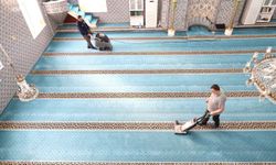Bursa camilerinde bayram temizliği